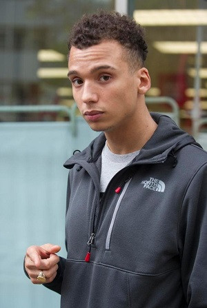 Gündüz vakti istasyonda sevişen adam teslim oldu - Resim: 1