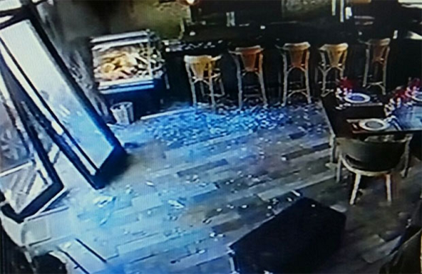 Restoranı yanan Erkan Petekkaya'dan flaş karar - Resim: 2