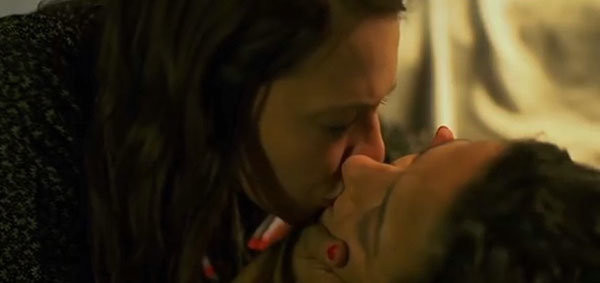 Yeşim Salkım'ın cesur sahneleri olay oldu - Resim: 1