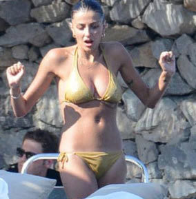 Özge Ulusoy'un ayak parmakları olay oldu - Resim: 2