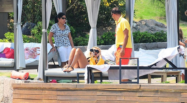 Bikinili yakalanan Işıl Reçber'den dürbünlü önlem - Resim: 1