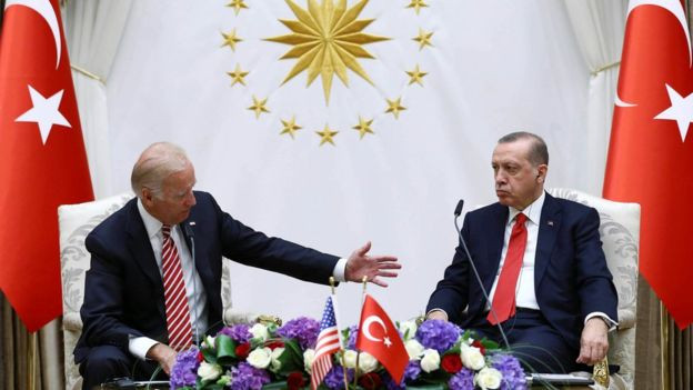 Financial Times yazarı Gardner: Erdoğan üç cephede savaşarak risk alıyor! - Resim: 1
