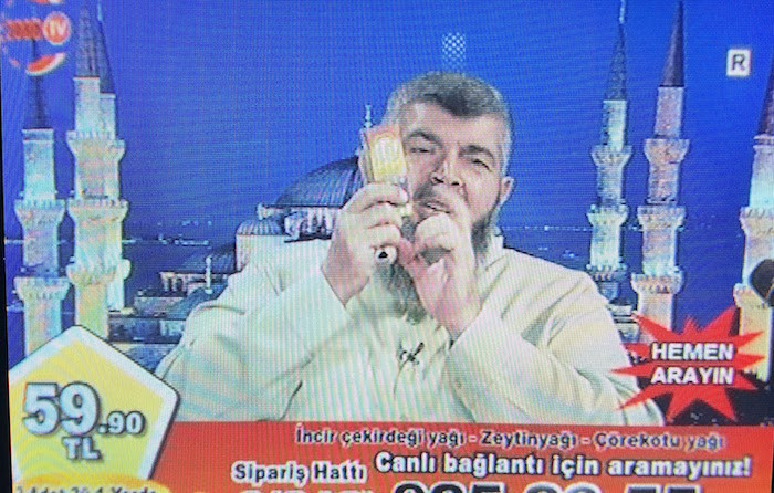 İki ilahi arası 3 şişe incir çekirdeği yağı 59.90 TL.. Ekrandaki din istismarına kim dur diyecek - Resim: 1