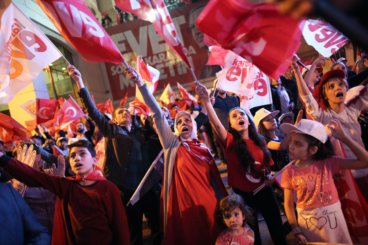 Selvi içeriden bildirdi: Erdoğan partinin başına geçmeli - Resim: 1