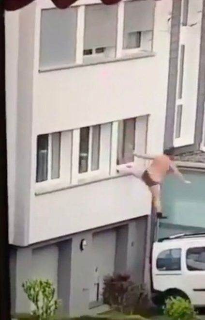 Aldatılan koca eve erken gelince kadının sevgilisi camdan düştü - Resim: 1