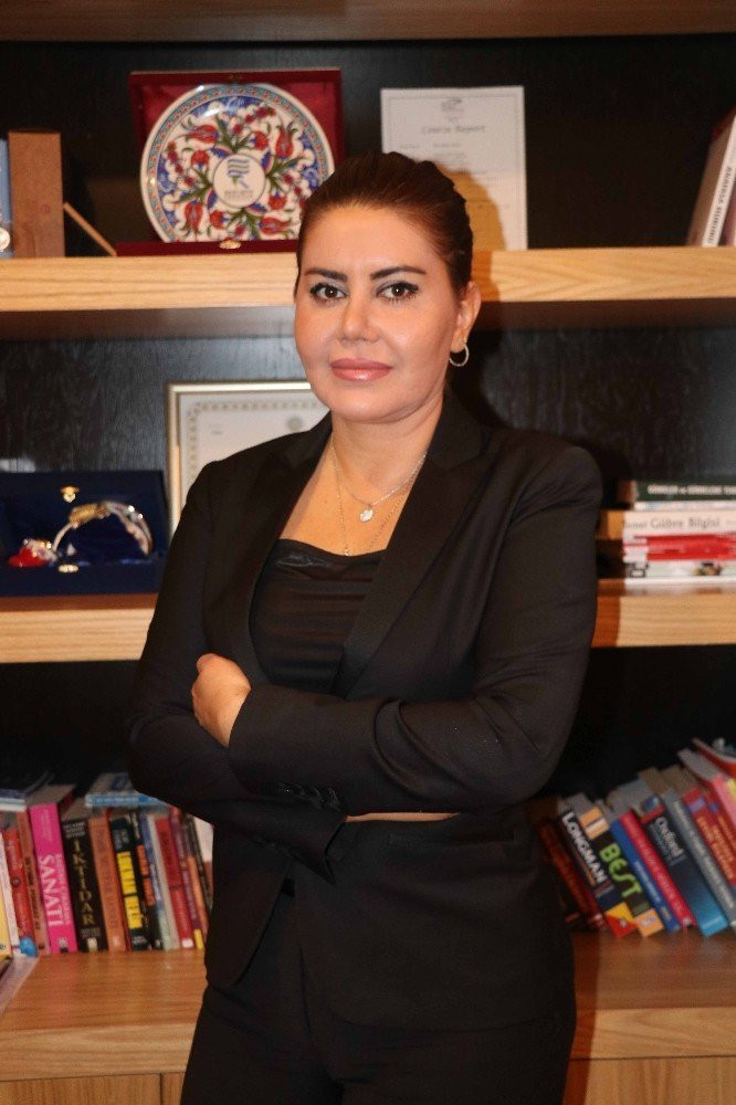 Kuzu'nun ismini verdiği AKP'li Aliye Uzun: Zindaşti ile flörtleşiyorduk - Resim: 1