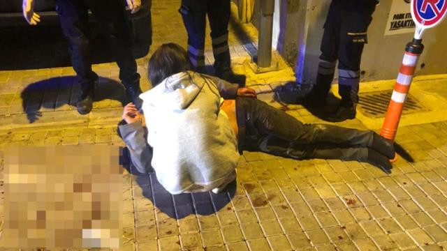 Annesini Yatakta Bir Erkekle Yakalayan Liseli Genç Dehşet Saçtı - Resim: 2