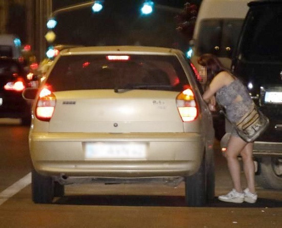 Konyaaltı Sahili'nde fuhuş pazarlığı - Resim: 1