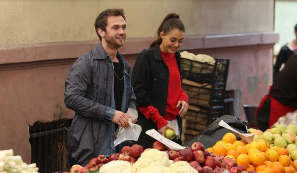 Aras Bulut İynemli ve Dilan Çiçek Deniz pazarcı oldu - Resim: 2