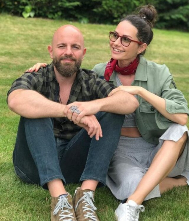 Yasemin Özilhan: Kocam Hep Yüksek Topuklu Ayakkabı Giymemi İstiyor - Resim: 3