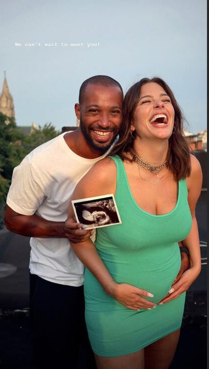 Ashley Graham hamile olduğunu açıkladı - Resim: 2