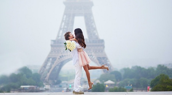 Yeni yılda hangi burcu ne bekliyor? Burçların 2018 aşk falı - Resim: 2