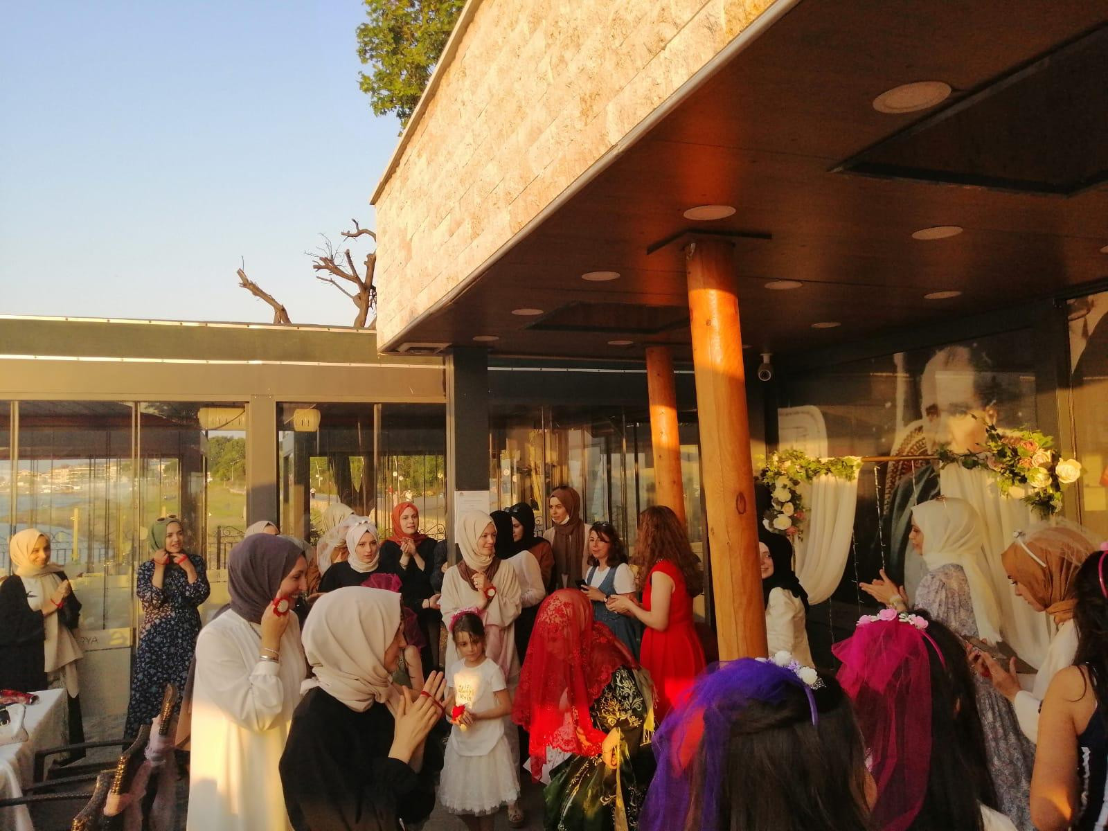 Atatürk’ün Yürüyen Köşk’ünde AKP’li Demirel’den kına gecesi - Resim: 1