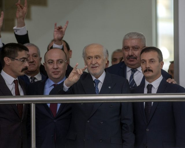 Bahçeli hızlı döndü: Bir hafta sakalımı konuşsunlar - Resim: 1