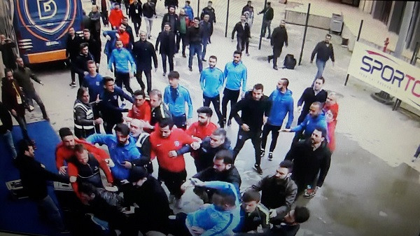 Hakeme küfür eden, muhabir döven Emre Belözoğlu'nu kim koruyor? - Resim: 2