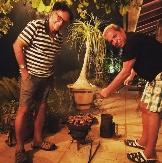 Bedri Baykam'ın Erman Toroğlu'yla mangal pozu olay oldu - Resim: 1