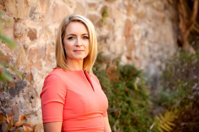 BBC televizyonu sunucusu işini bıraktı itfaiyeci oldu - Resim: 1