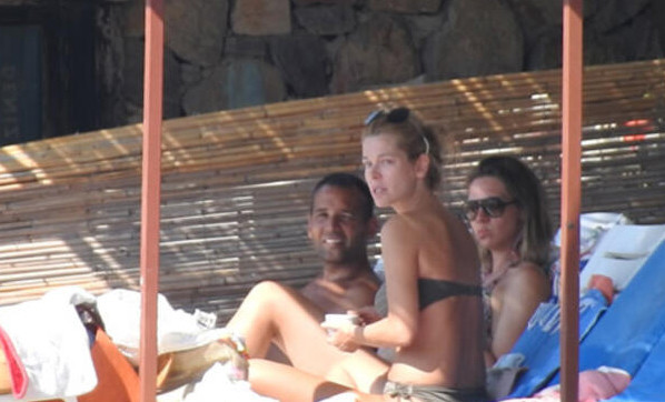 Begüm Kütük bikini ile görüntülendiğini fark edince... - Resim: 1