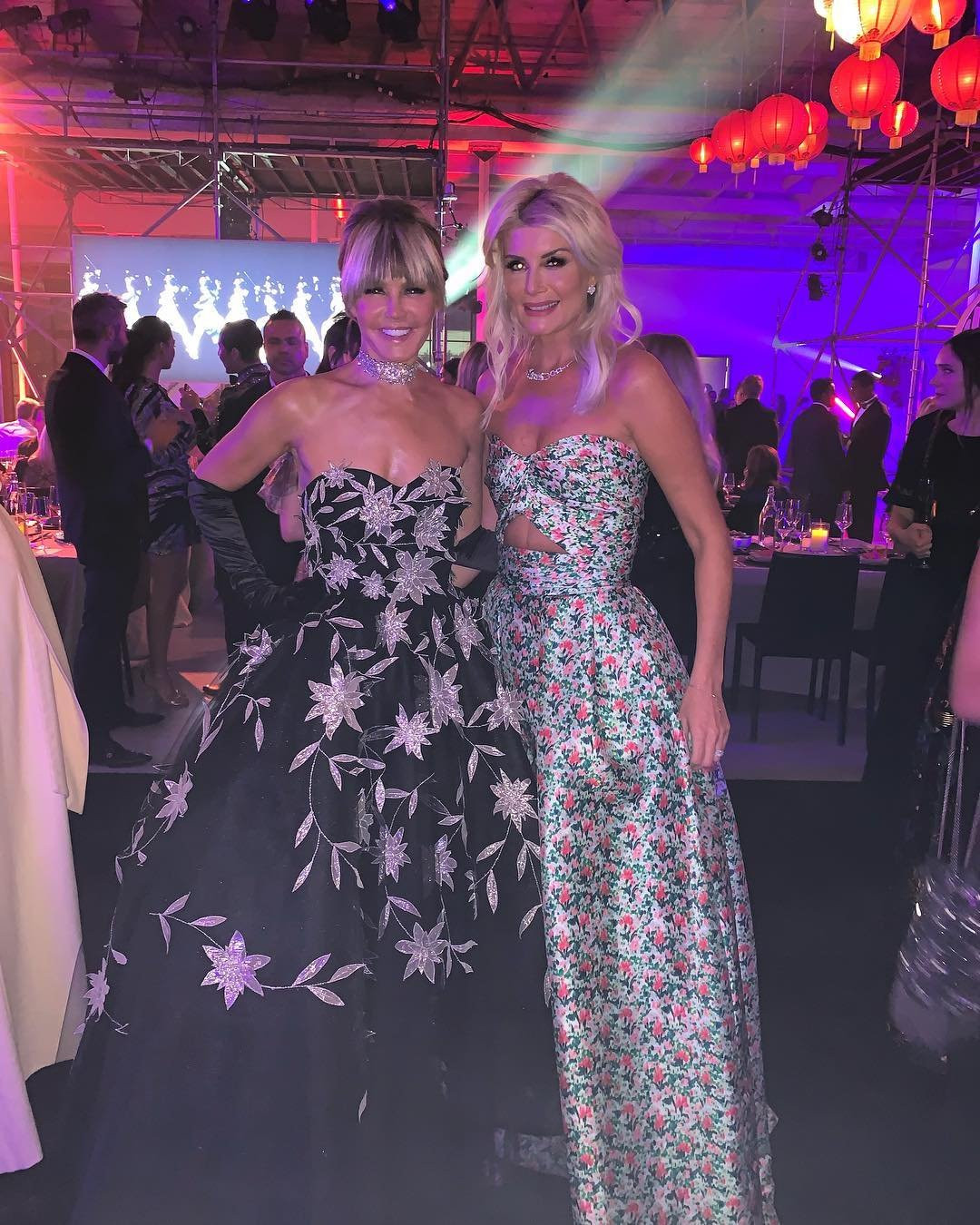 Ali Şen'in gelini Hollywood ünlüleriyle kanka oldu - Resim: 2