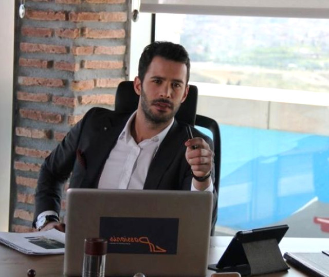 Beren Saat'in yeni partneri belli oldu! - Resim: 1