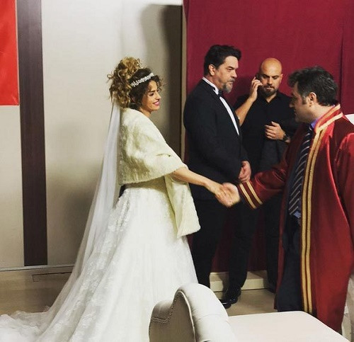 Beyazıt Öztürk, Büşra Pekin'le nikah masasına oturdu - Resim: 2
