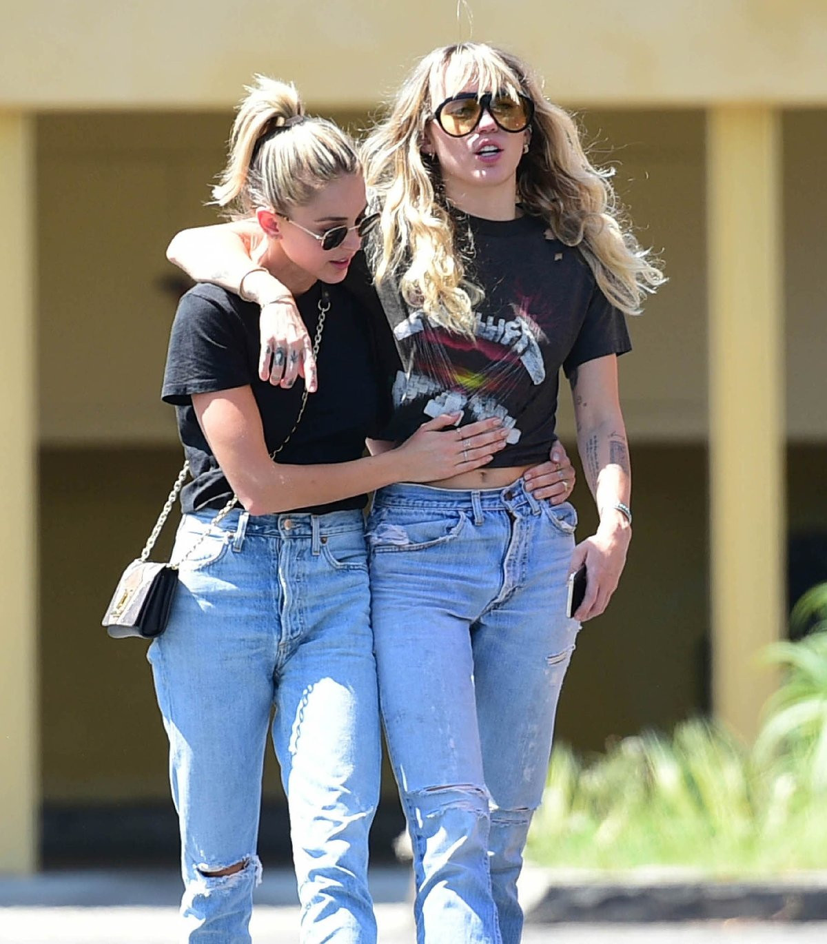 Miley Cyrus ve sevgilisi Kaitlynn Carter ayrıldı - Resim: 1