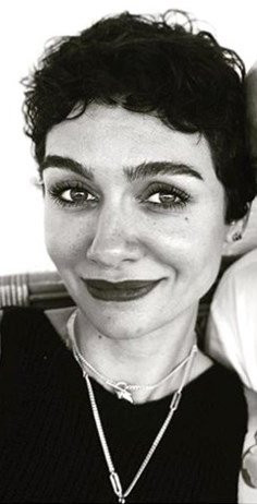 Birce Akalay’ın yeni imajına ilginç tepki: Bitlendin mi? - Resim: 1