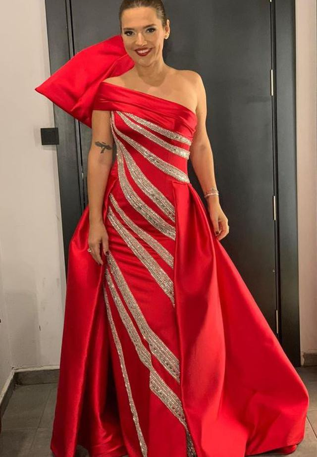 Demet Akalın'ın Barbie bebek elbisesi sosyal medyayı karıştırdı - Resim: 2