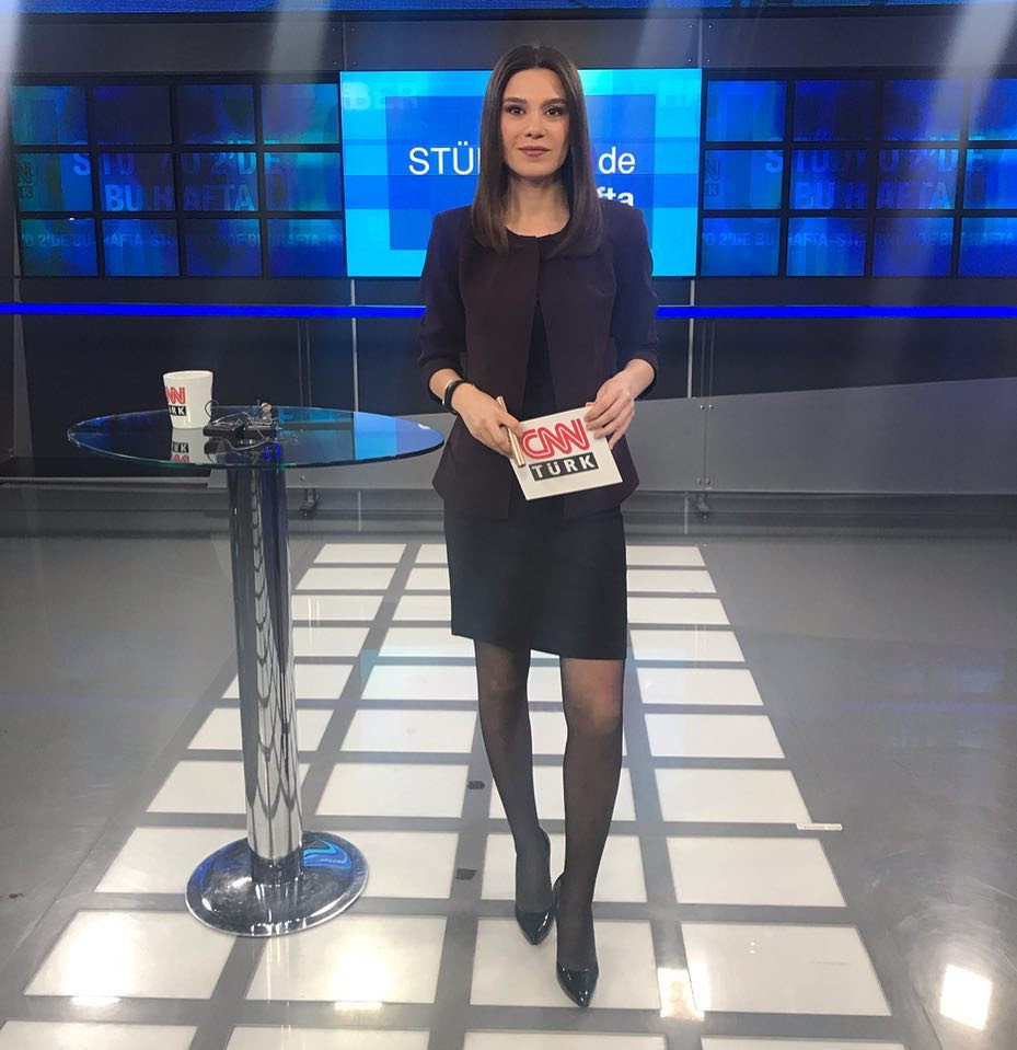 Başarılı sunucu Büşra Sanay CNN Türk’ten ayrıldı mı? - Resim: 1