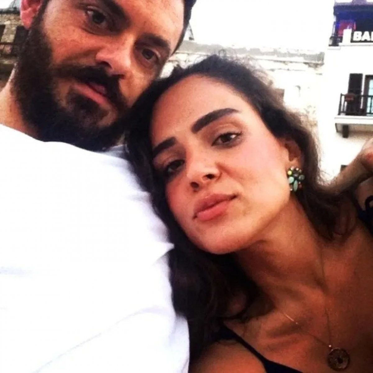 Kanal D'den istifa eden Buket Aydın kocasından da boşandı - Resim: 1