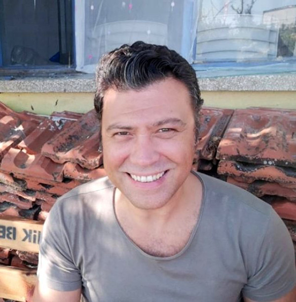 Bülent Emrah Parlak, sakalı bıyığı kesip parladı! - Resim: 1