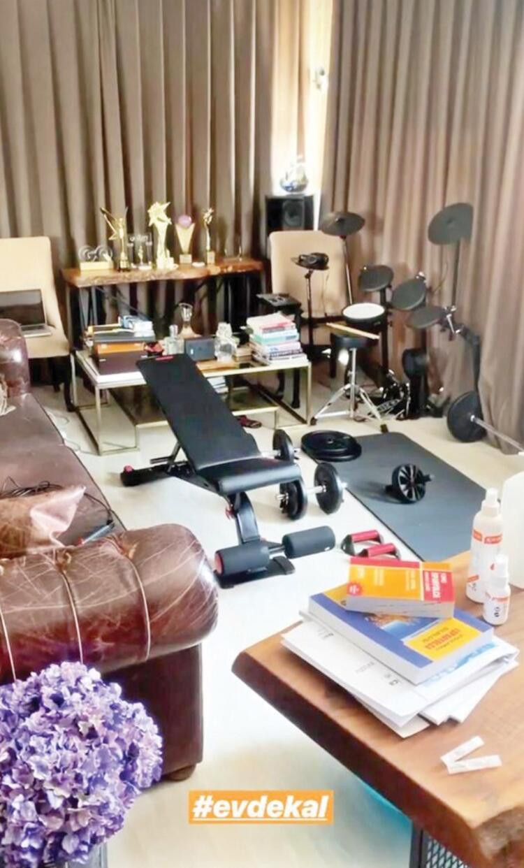 Can Yaman da uzaktan eğitime geçti - Resim: 1