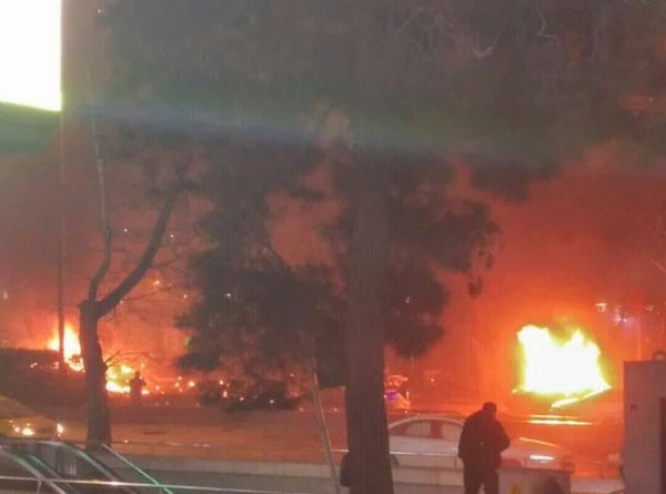 Son dakika! Ankara Kızılay meydanında büyük patlama - Resim: 1