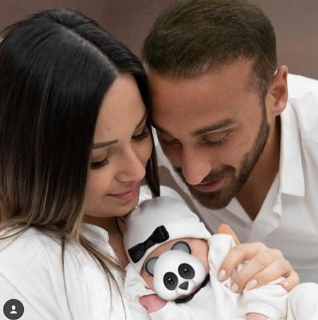 Cenk Tosun ve Ece Tosun'un bebekleriyle ilk pozu - Resim: 2
