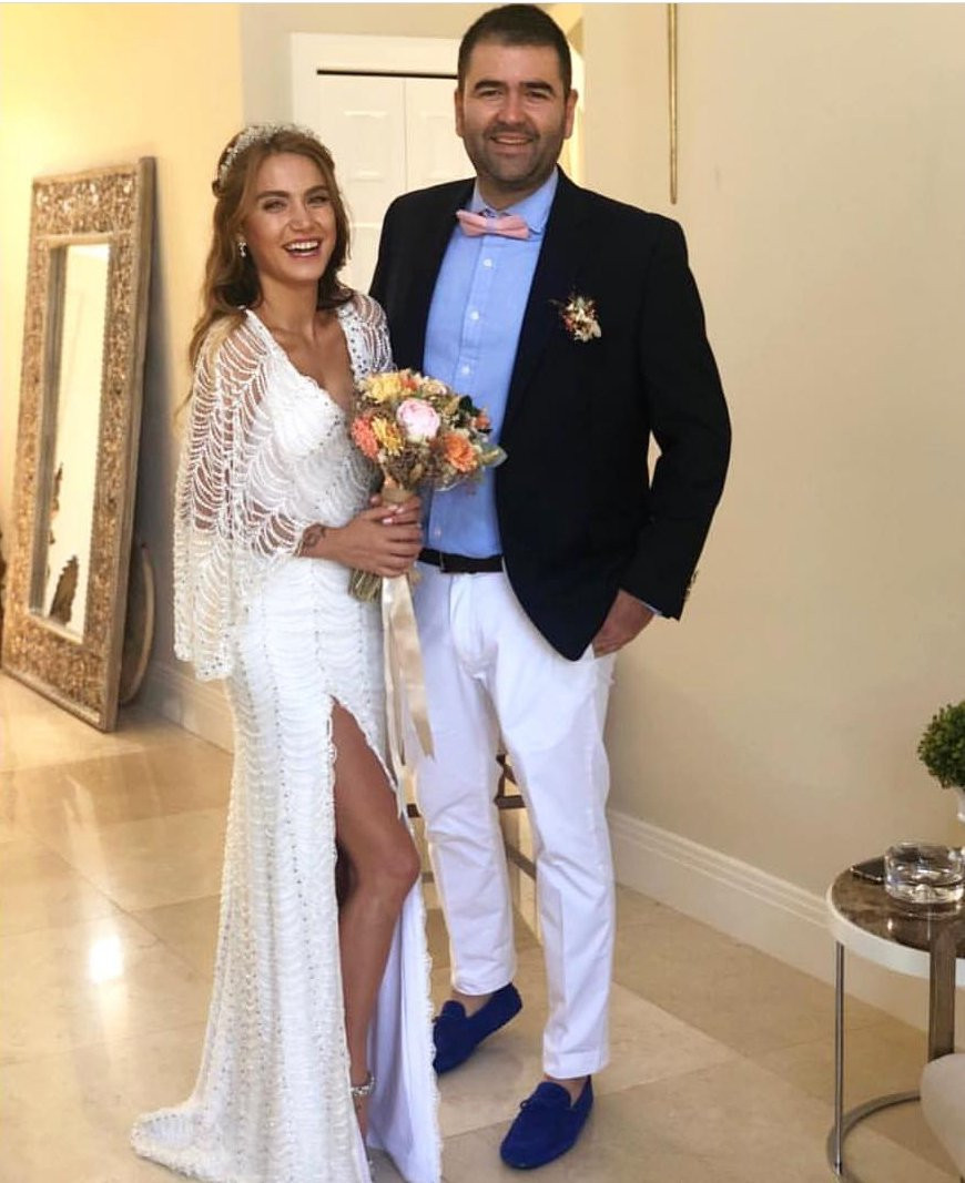 Ceyda Ateş’in gelinliği patates filesine benzetildi - Resim: 2