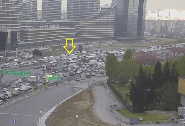 Son dakika haberi: TEM'de kamyon dehşeti.. 13 araç birbirine girdi, trafik durdu - Resim: 1