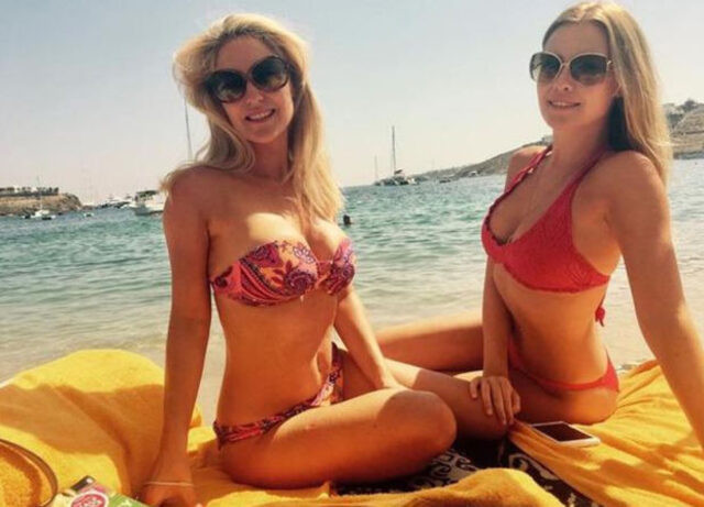 Chloe Loughnan'ın annesi ile bikinili fotoğrafı Instagram'ı salladı - Resim: 2
