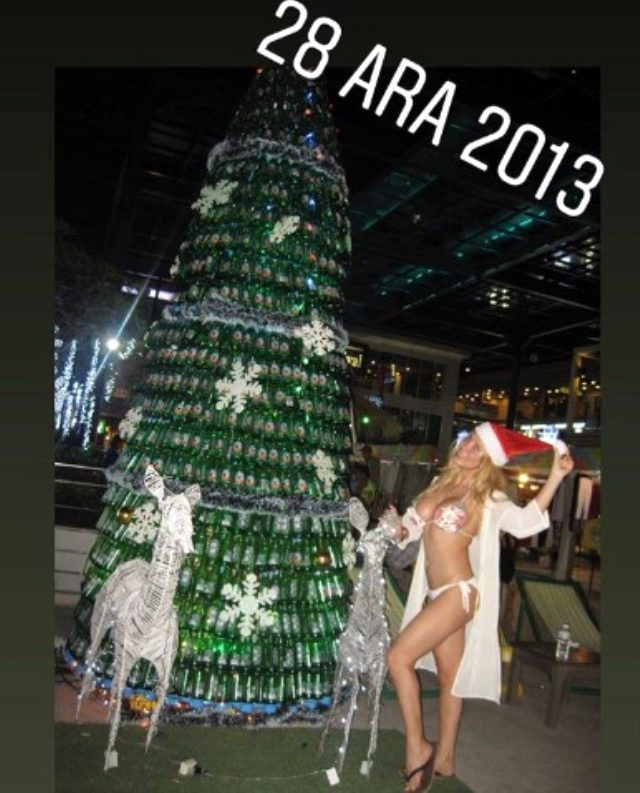 Ciciş Esra'nın beyaz bikinili nostaljik yılbaşı pozu olay oldu - Resim: 1