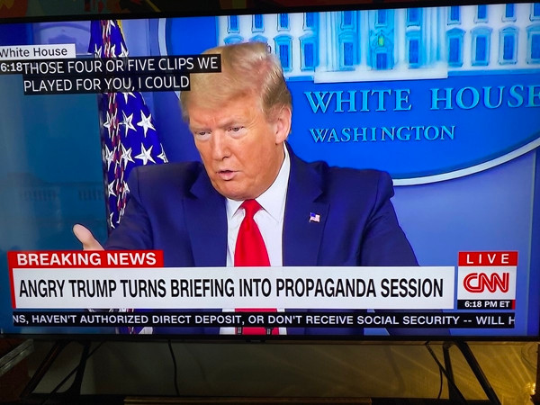 CNN, sinirli Trump propaganda yapıyor dedi canlı yayını kesti - Resim: 1
