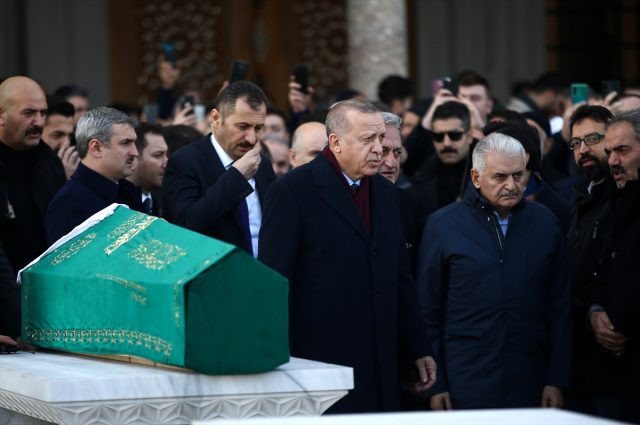 Erdoğan'ın omuz verdiği cenazenin kime ait olduğu ortaya çıktı - Resim: 2