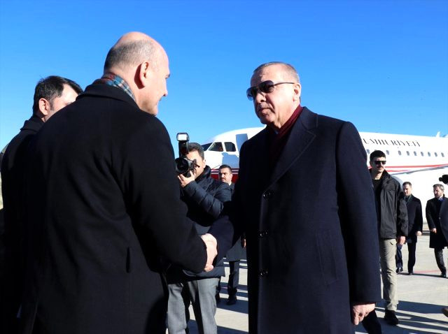 Cumhurbaşkanı Erdoğan, Elazığ'da katıldığı cenazede gözyaşlarını tutamadı - Resim: 1