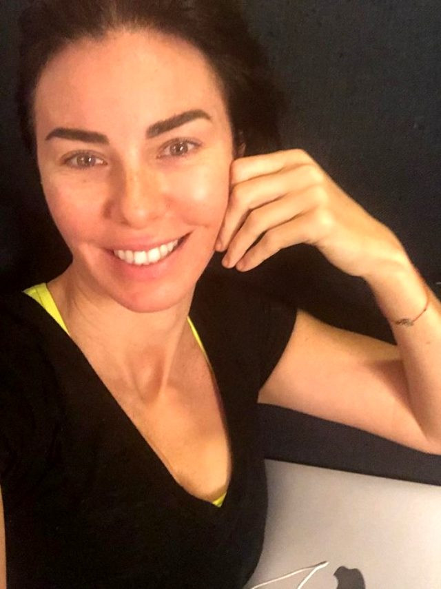 Makyajsız Defne Samyeli sosyal medyayı ikiye böldü - Resim: 1