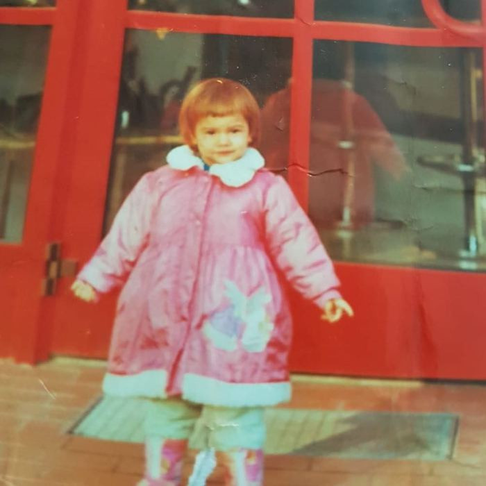 Erkenci Kuş'un Sanem'i Demet Özdemir'den çocukluk fotoğrafı - Resim: 1