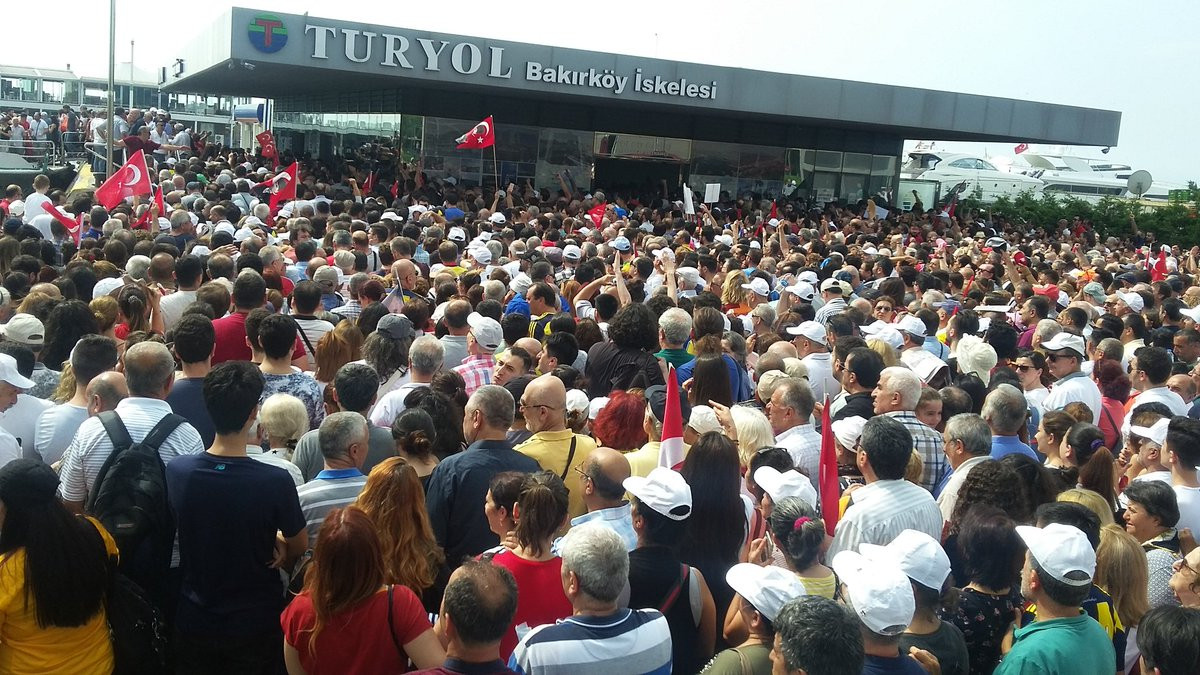 Muharrem İnce mitinginde yağmura rağmen milyonlar.. - Resim: 1