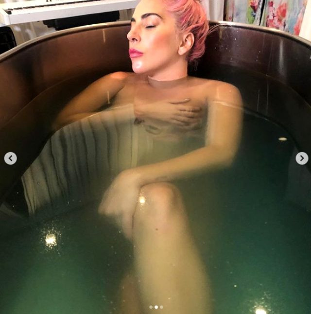 Lady Gaga'dan çırılçıplak küvet pozu - Resim: 1