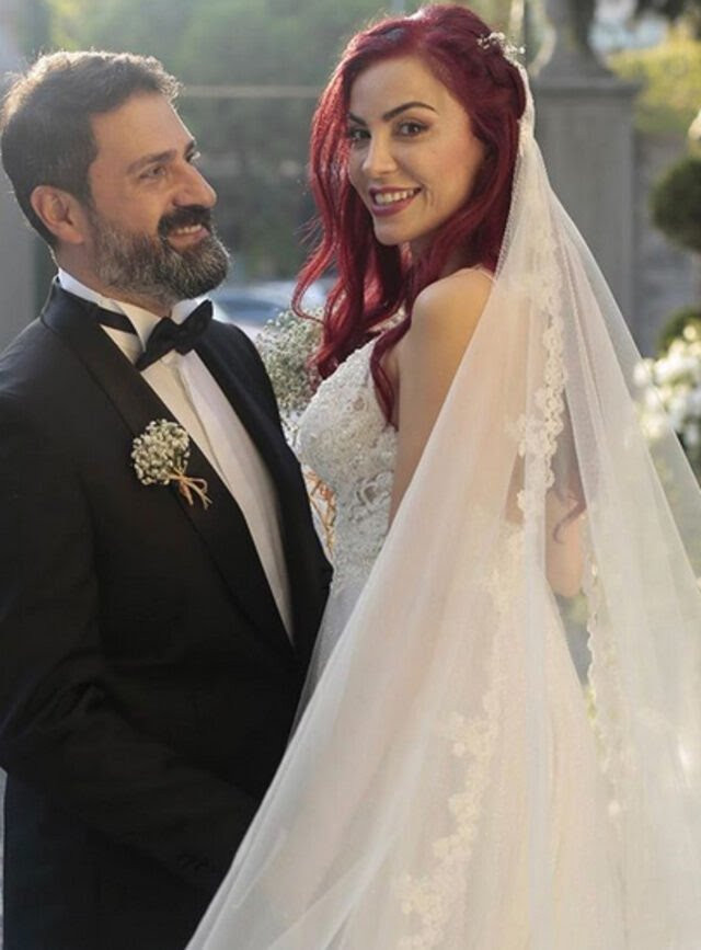 Erhan Çelik İzmirli doktor Özlem Gültekin ile evlendi - Resim: 1