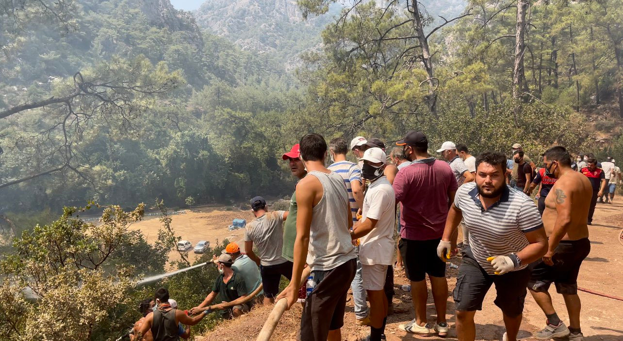Fatih Portakal Saray ve RTÜK’ü Etiketleyerek Paylaştı - Resim: 1