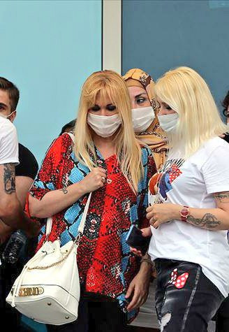 Eski kedicik Beril Koncagül'den Tülay Kumaşçı'ya olay yorum: Botoksa bile para yok.. - Resim: 3