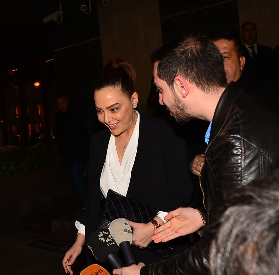 Ebru Gündeş, Reza Zarrab sorularını duyunca… - Resim: 1