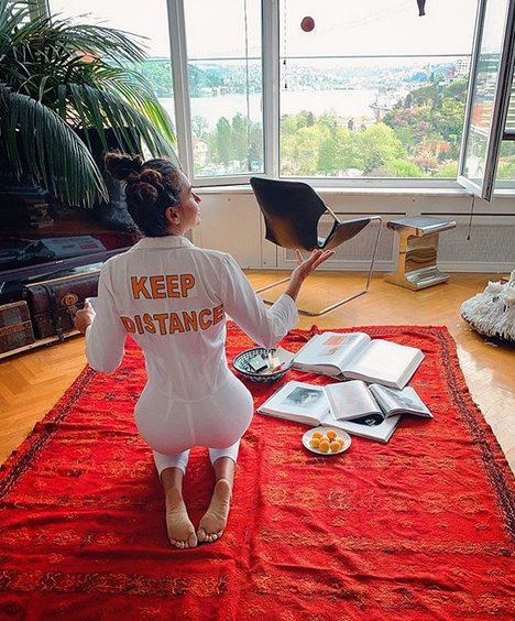 Eda Taşpınar’dan mesajlı fotoğraf - Resim: 1